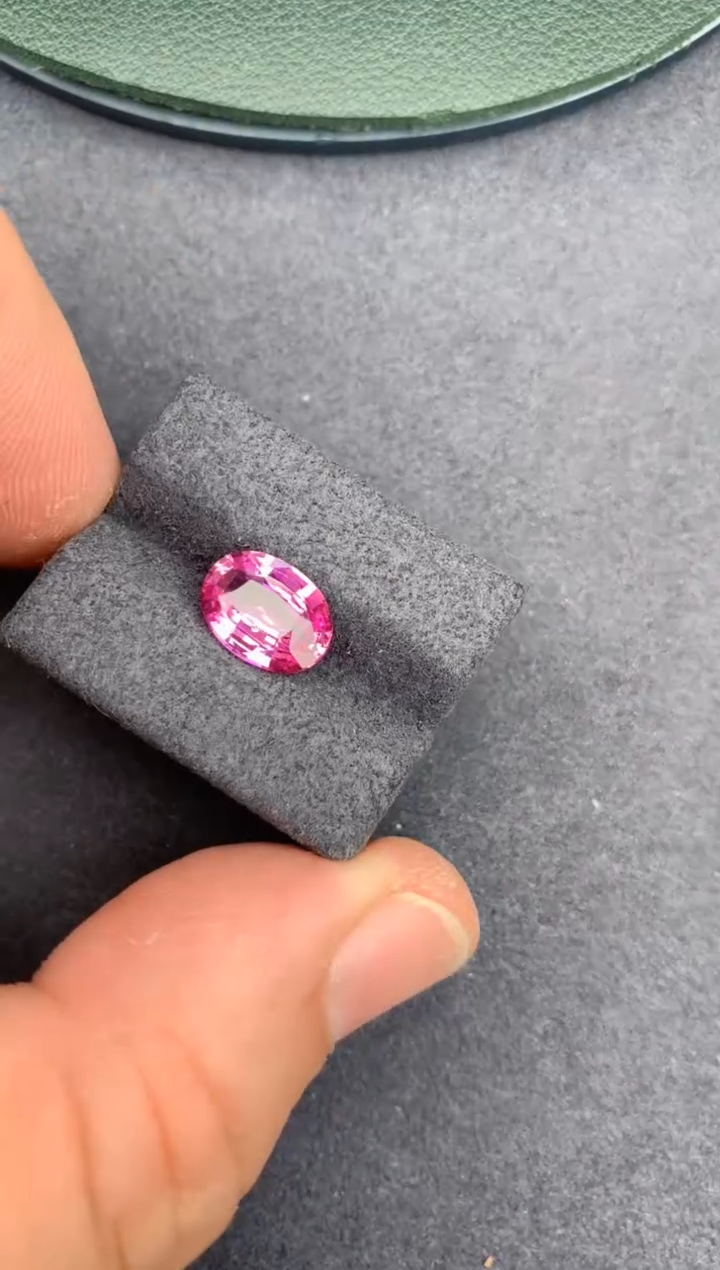 【闪购商品】彩色蓝宝石裸石未镶嵌2.5ct帕帕拉恰