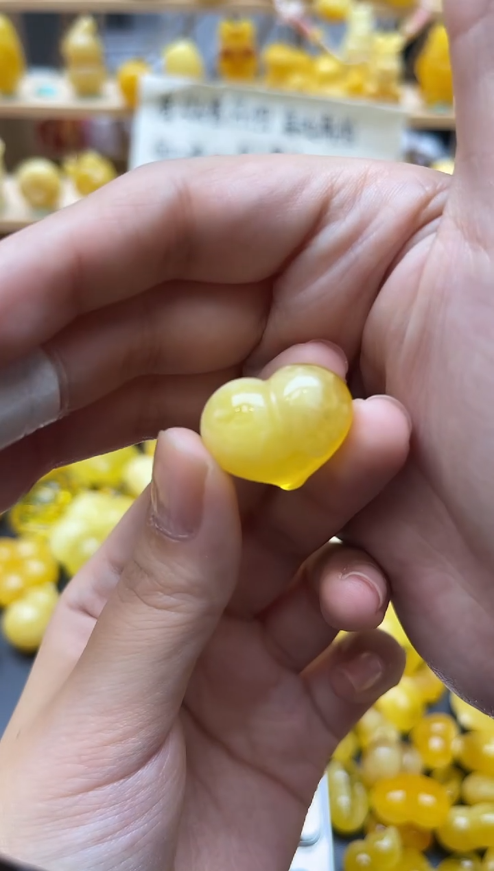 琥珀未镶嵌珠宝奇石085琥珀蜜蜡微瑕