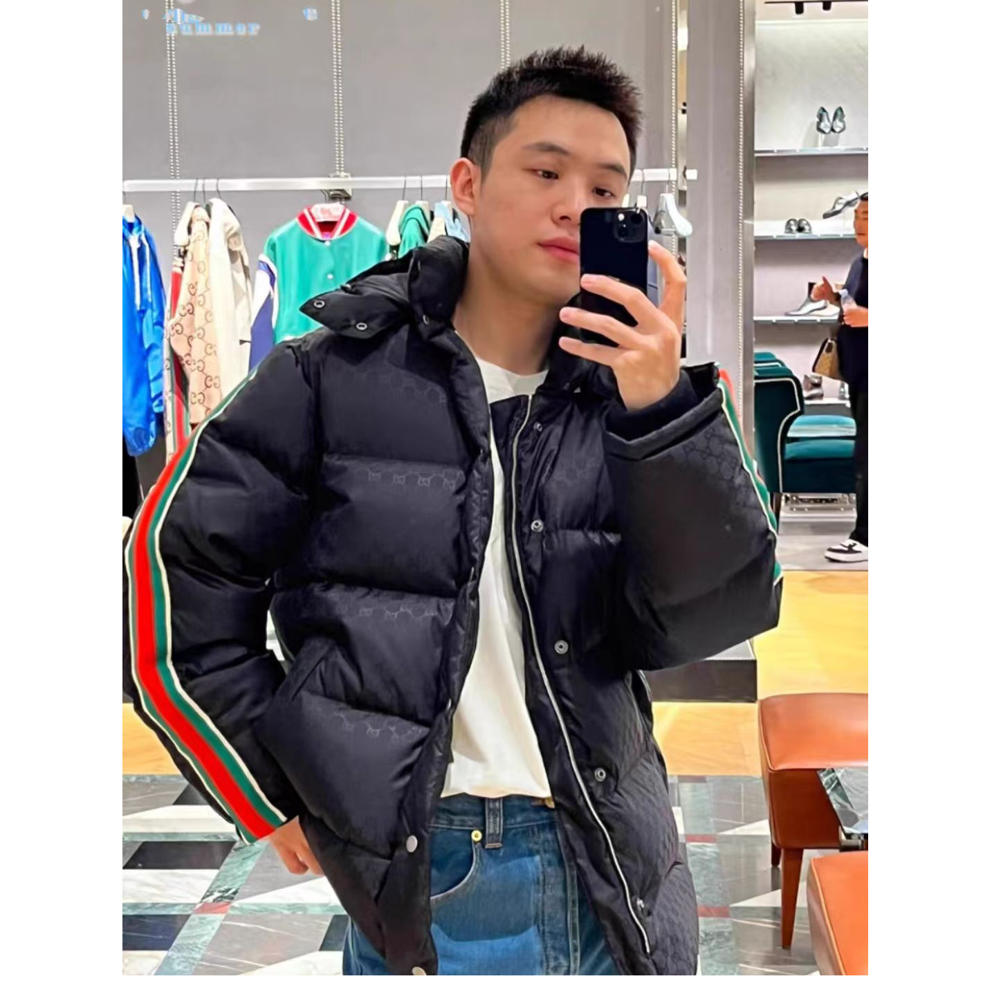 全新未使用 GUCCI/古驰 满印 两侧红绿彩条黑色带帽羽绒服 715519
