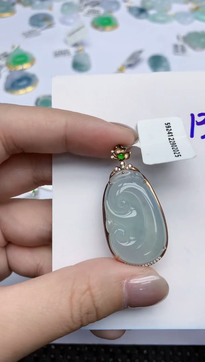 【闪购商品】翡翠挂件18K金镶嵌天然翡翠A货