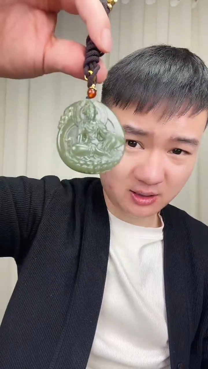 未镶嵌和田玉挂件多样性发其一