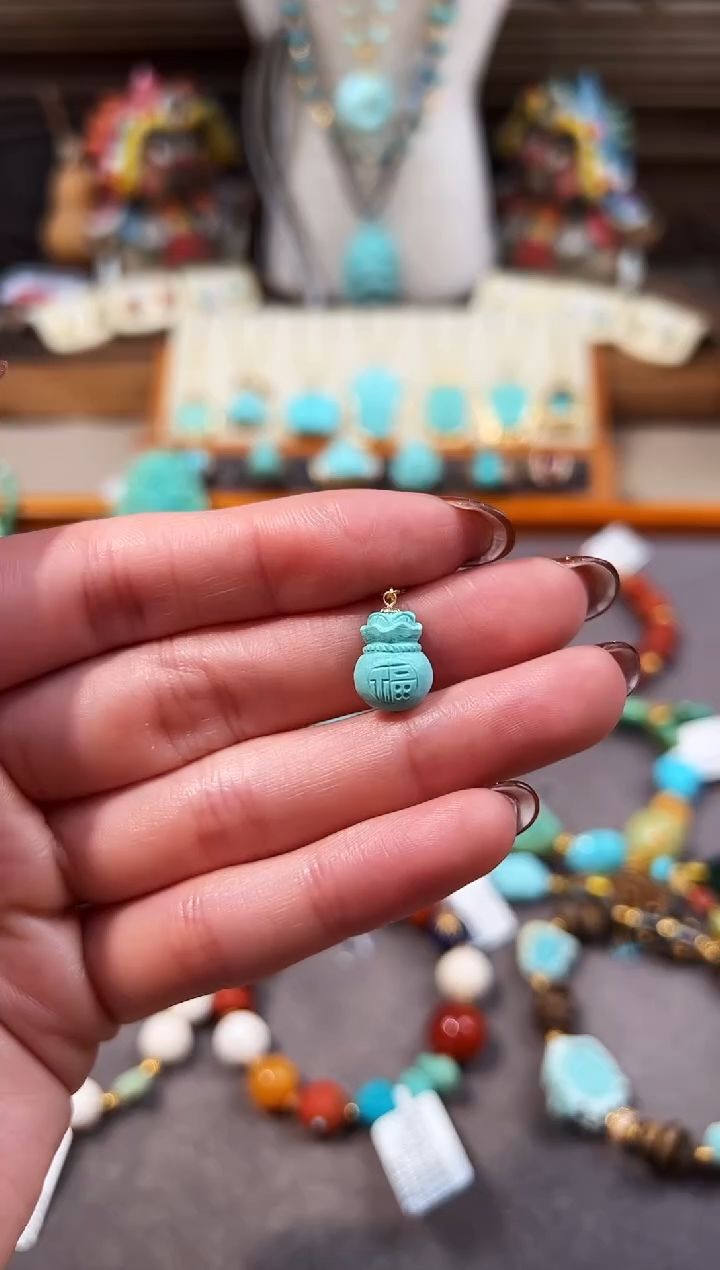 18K金镶嵌绿松石提溜钱袋子