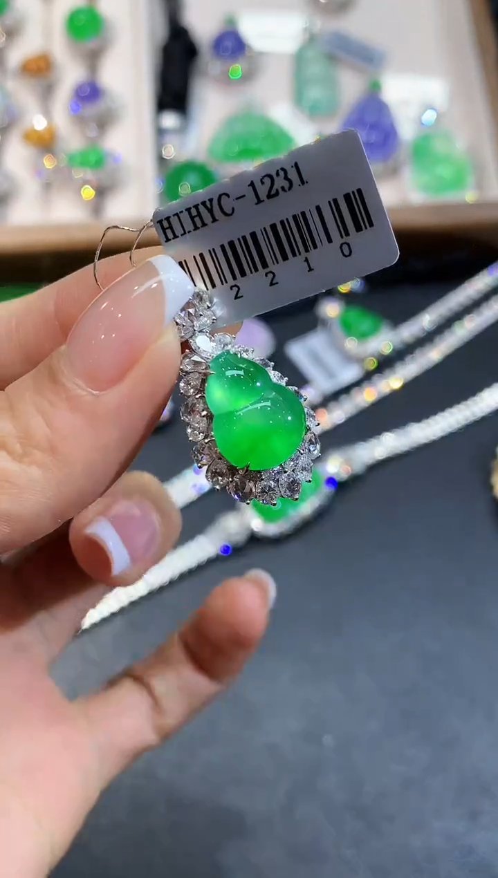 翡翠18K金镶嵌吊坠(不含链)FG2210多样性发其一