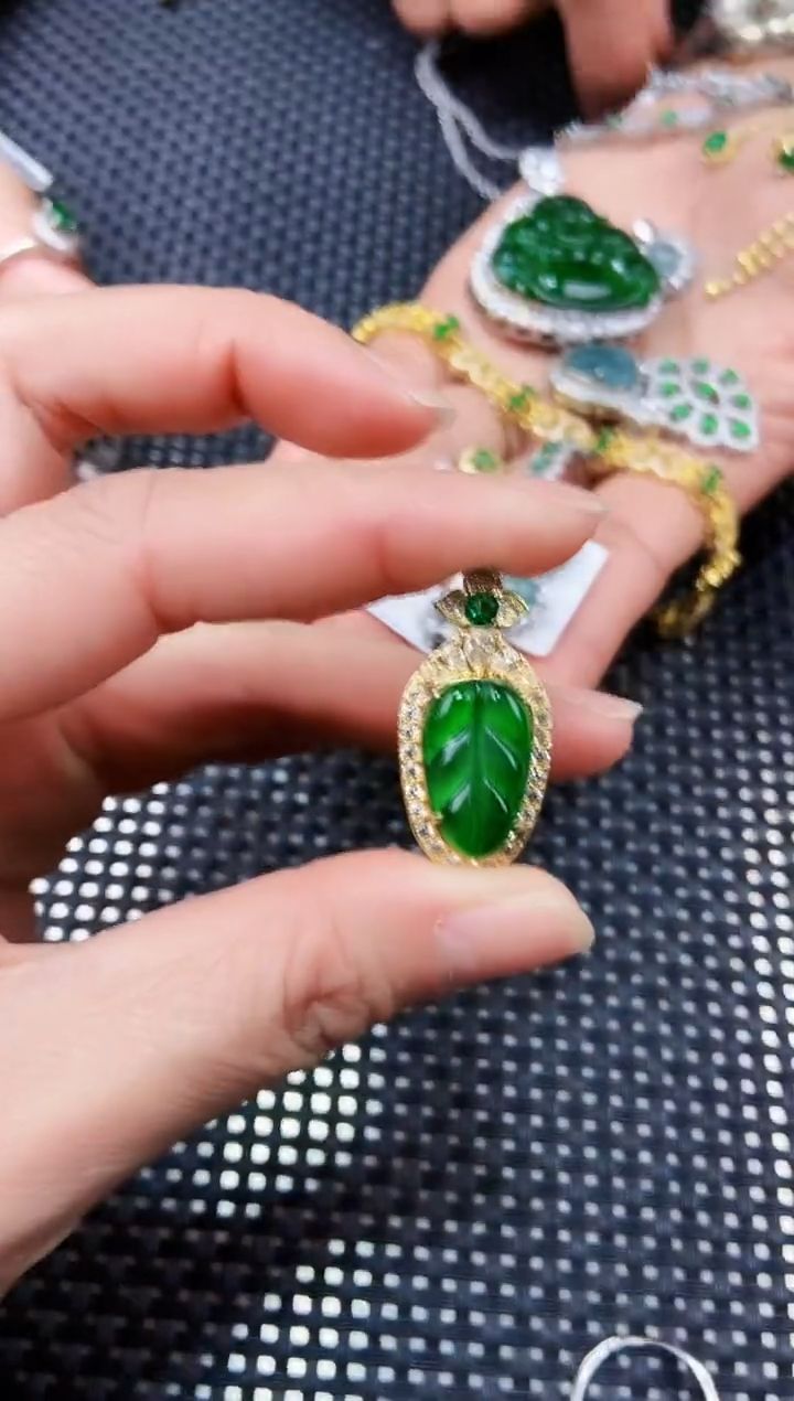 【闪购商品】翡翠吊坠(不含链)未镶嵌111111111