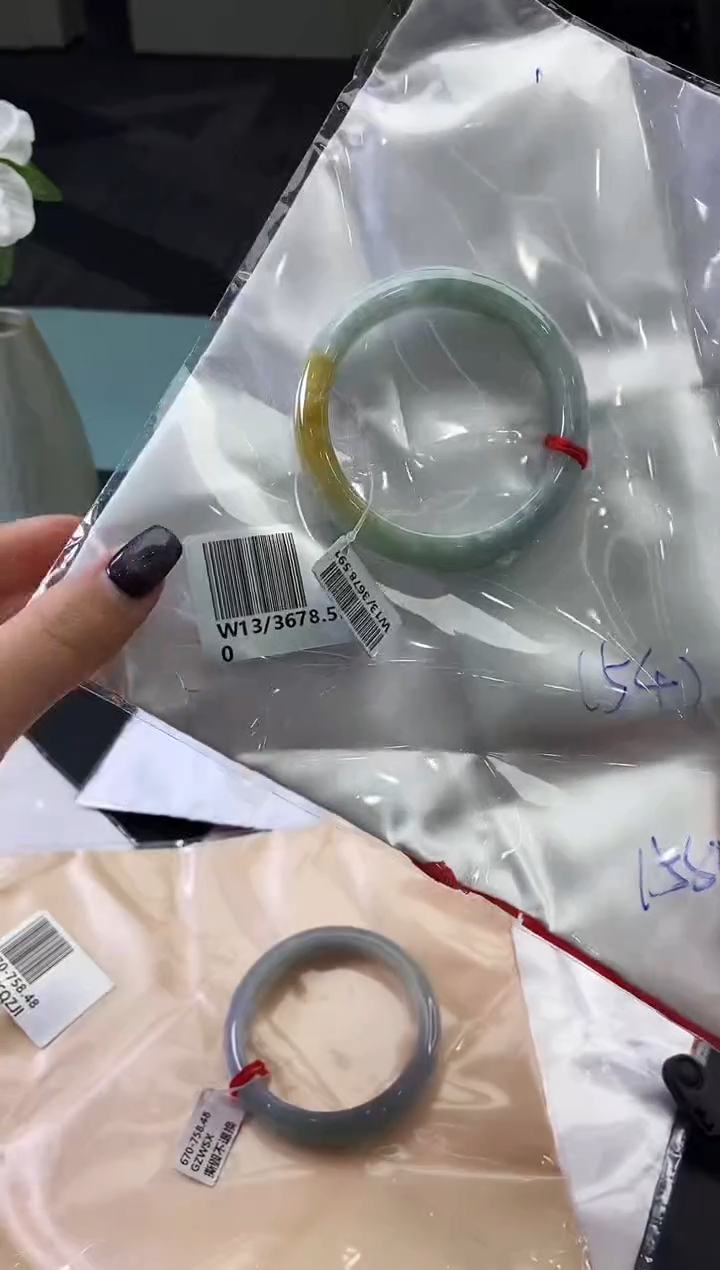 【闪购商品】翡翠手镯未镶嵌LCG镯 13-3678.5910