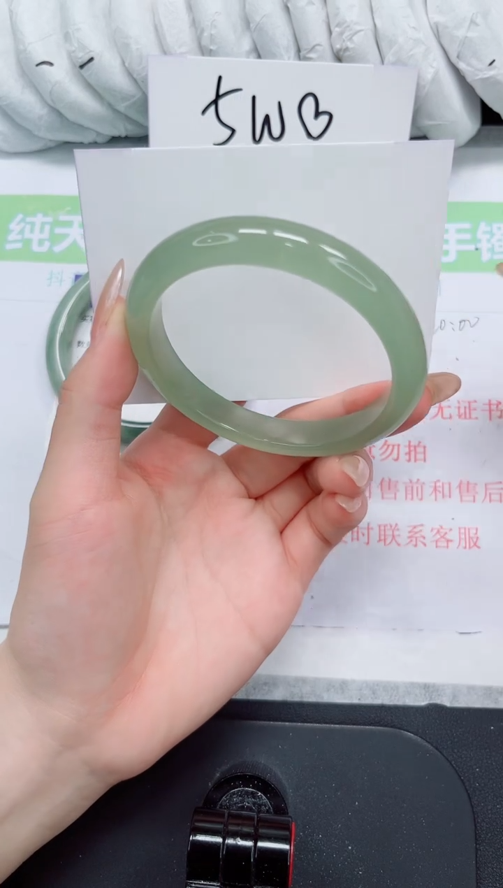 石英质玉手镯未镶嵌222-60.7