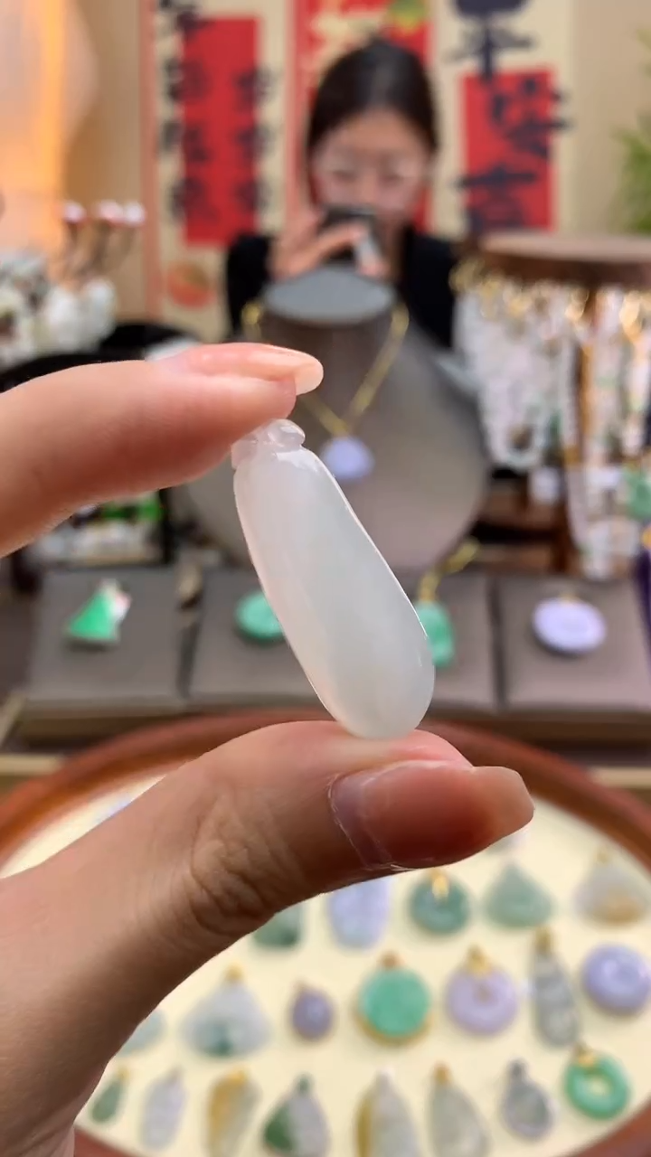 【闪购商品】翡翠颈饰未镶嵌福瓜