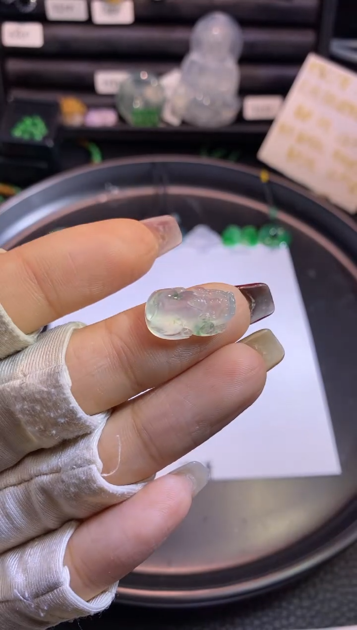 翡翠挂件未镶嵌貔貅