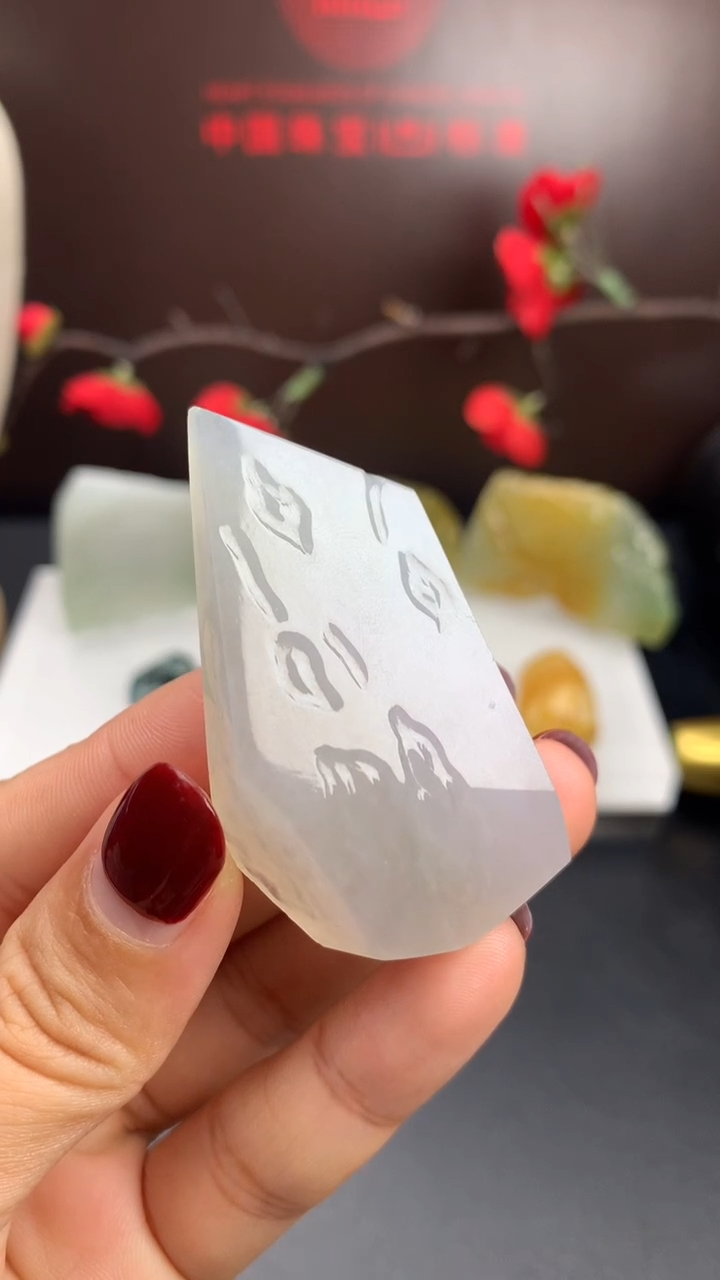 【闪购商品】定制翡翠未镶嵌       人物件