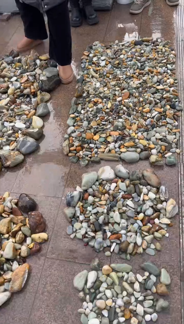 未镶嵌和田玉（糖玉）挂件和田玉