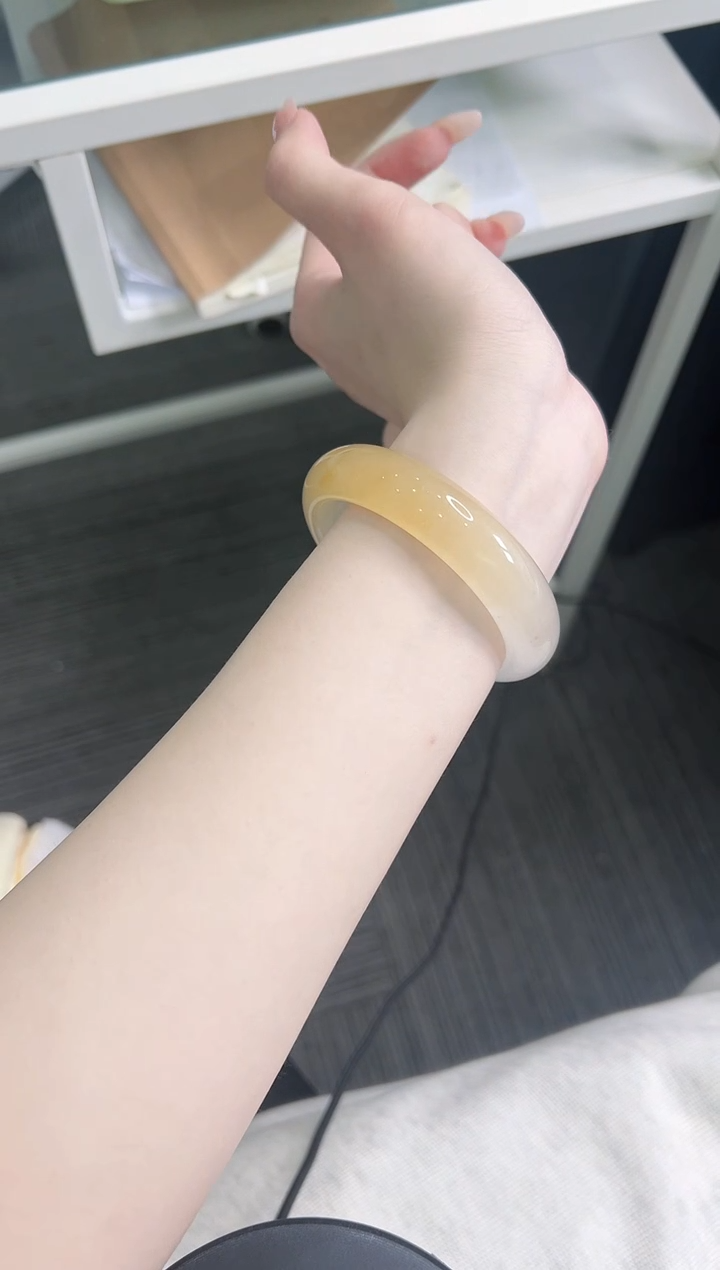 【闪购商品】石英质玉手镯未镶嵌214/黄龙58