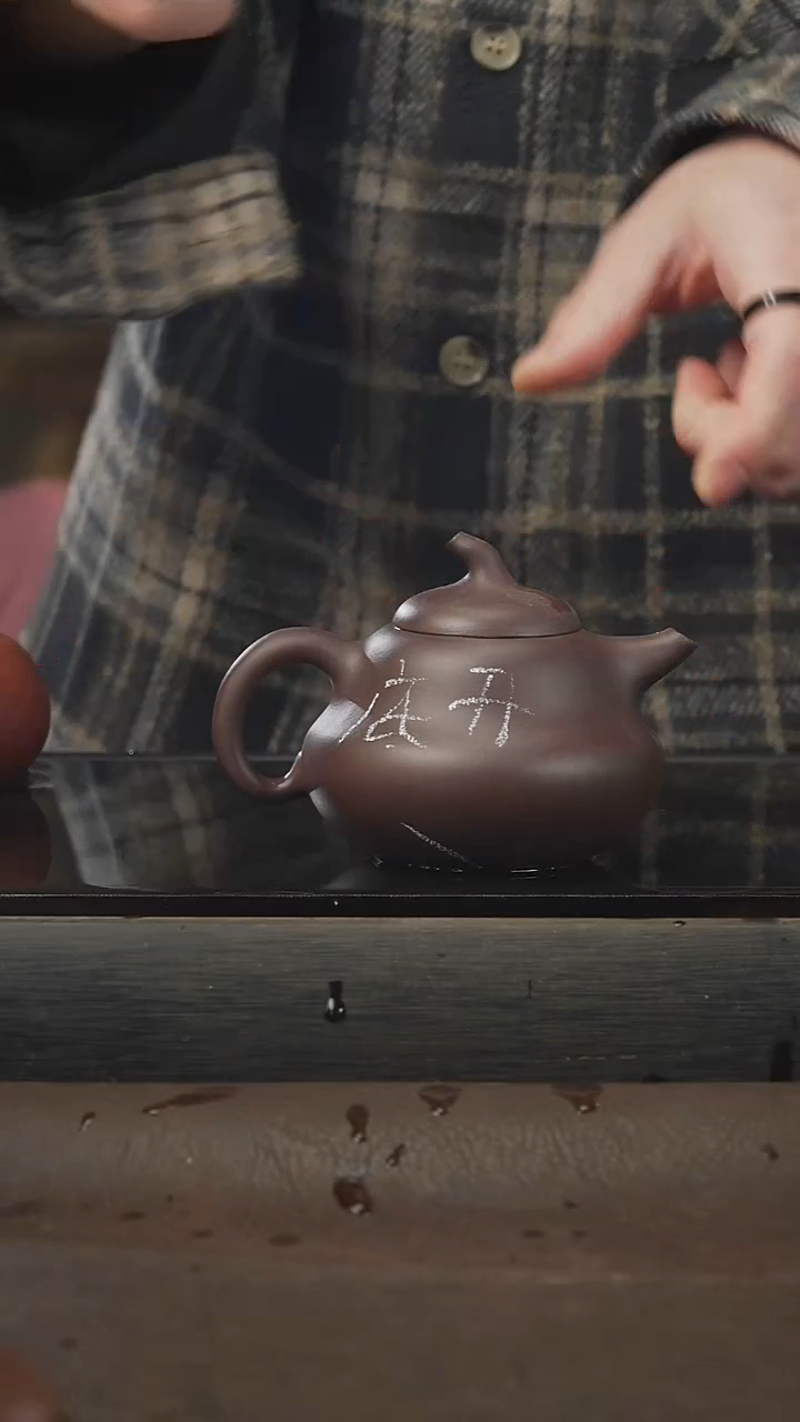 茶壶紫砂葫芦，紫泥，底部开裂