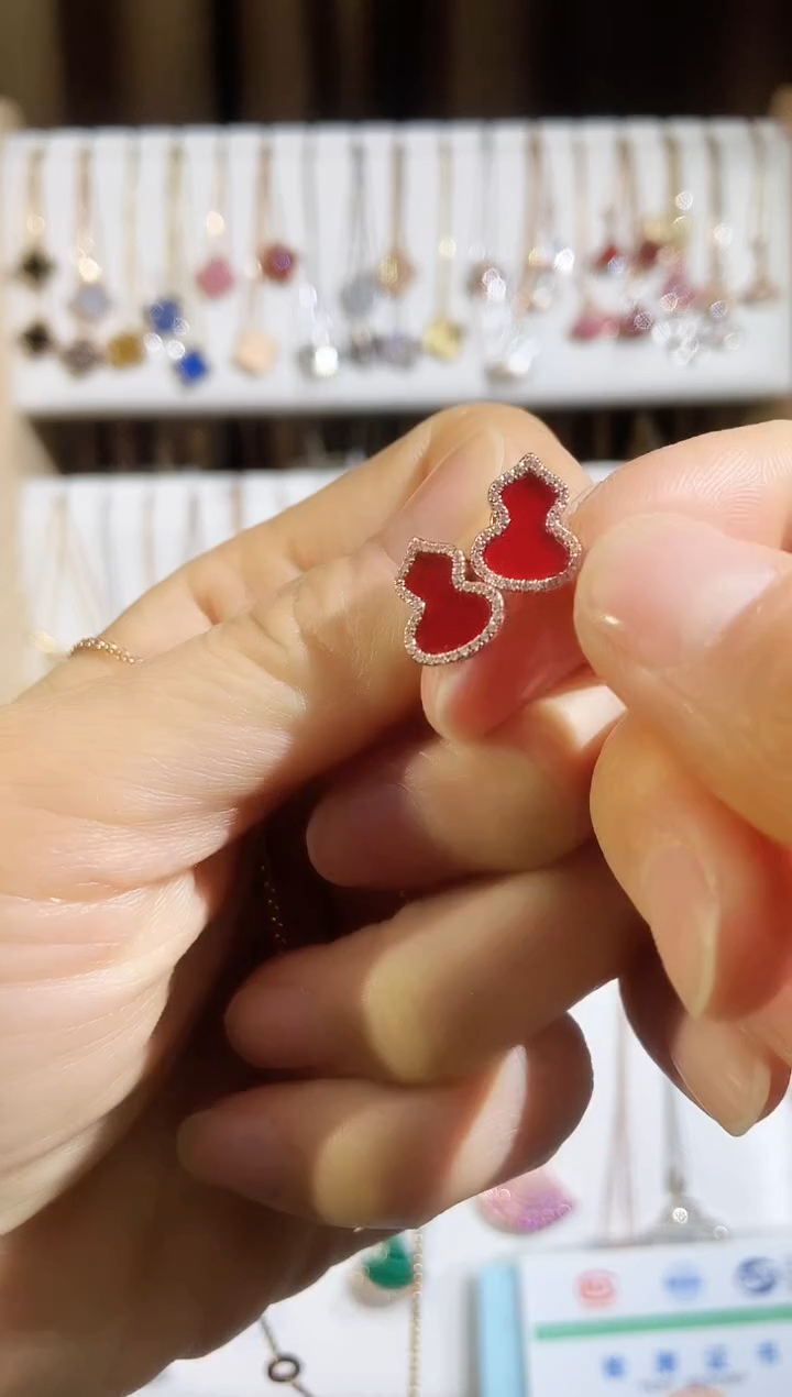 【闪购商品】钻石耳钉18K金镶嵌钻石K玫