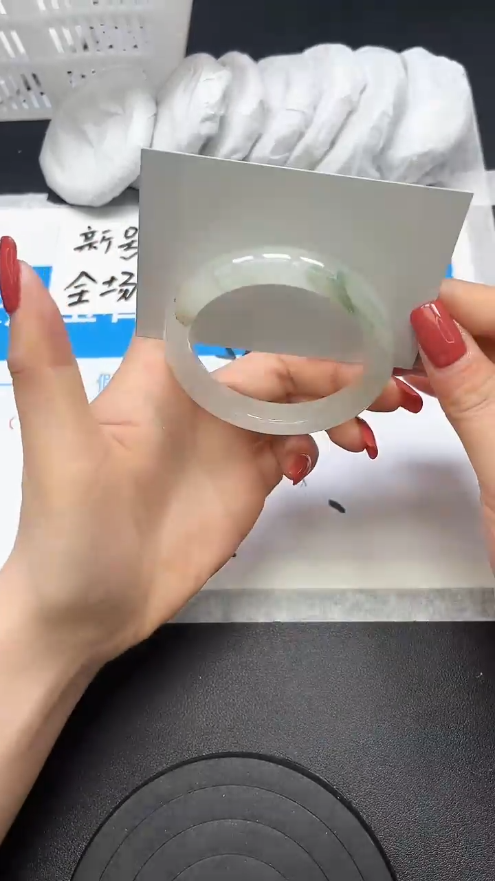 【闪购商品】石英质玉手镯未镶嵌221