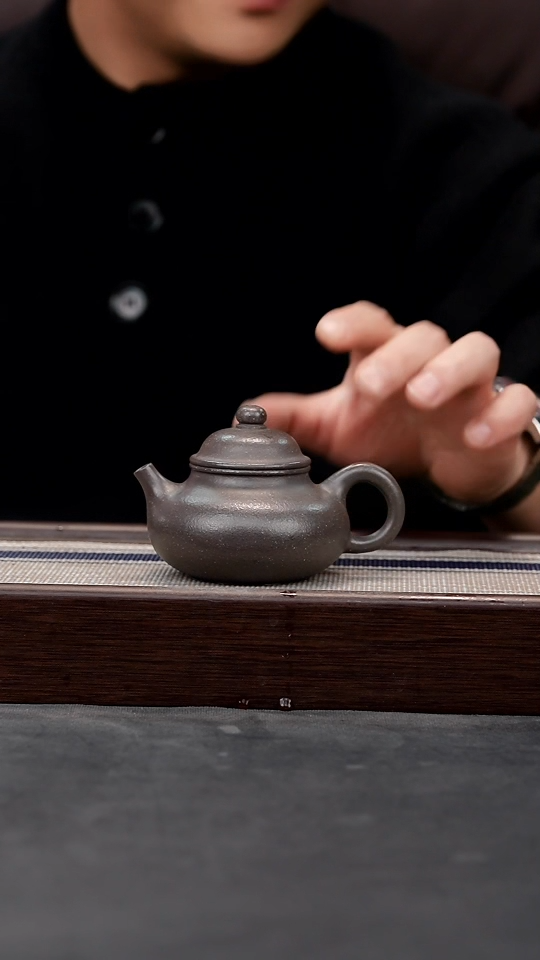 【闪购商品】紫砂茶壶大水潭天青容天