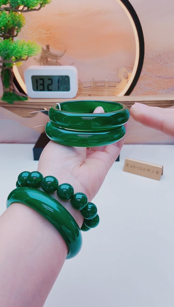 玛瑙/玉髓手镯未镶嵌澳玉玛瑙手镯