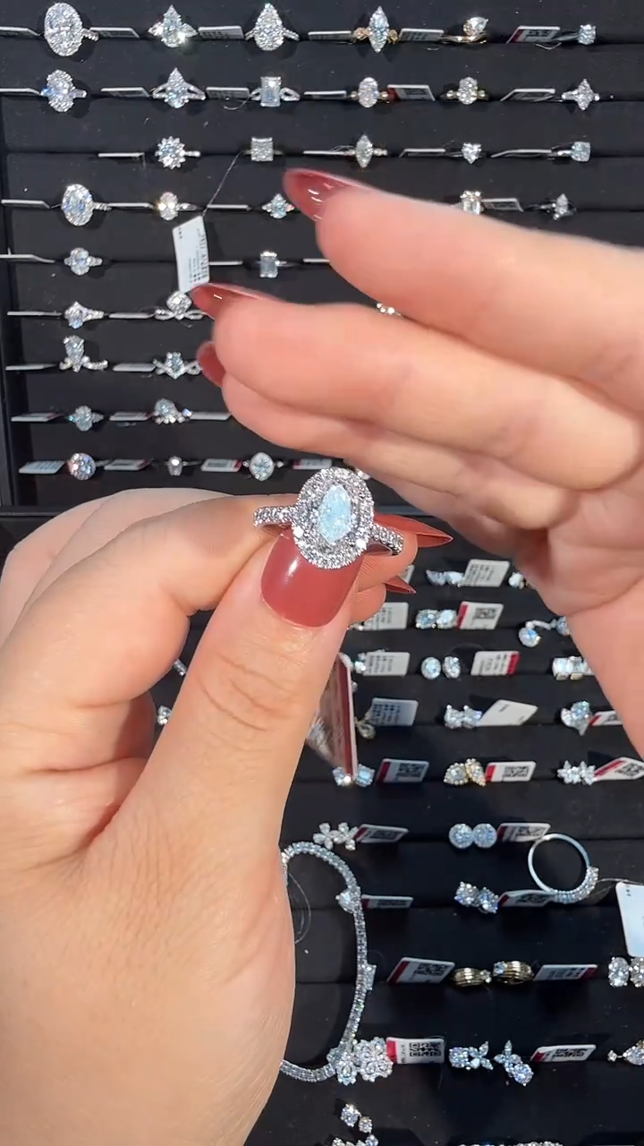 铂Pt950镶嵌实验室培育钻石2克拉椭圆围镶戒指