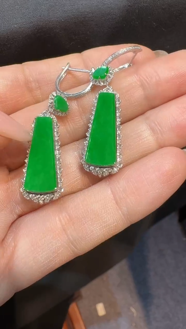 【闪购商品】翡翠耳饰18K金镶嵌耳包