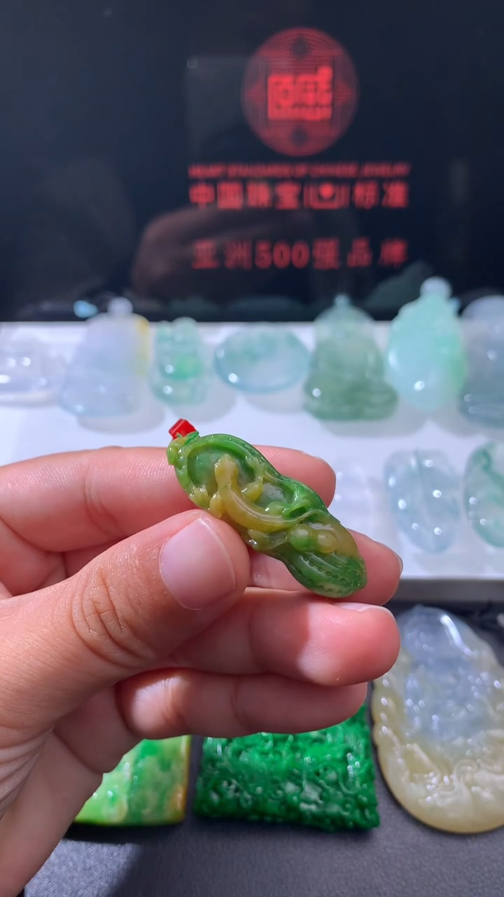 未镶嵌定制翡翠       