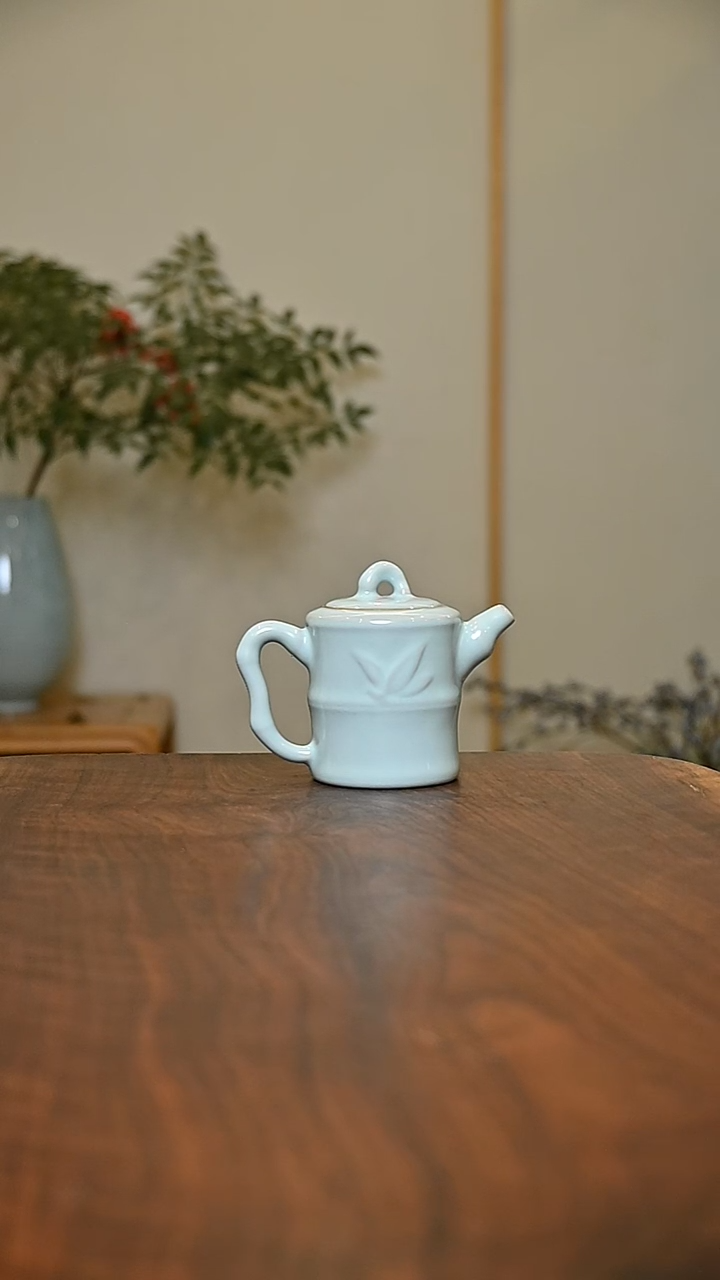 竹节壶 天青 微瑕 朱家汝窑款
