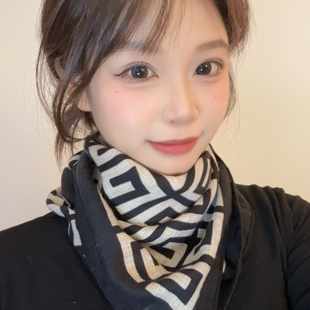 新年女款爆款波点小方巾豹纹丝巾2025冬季保暖复古磁吸扣围巾围脖