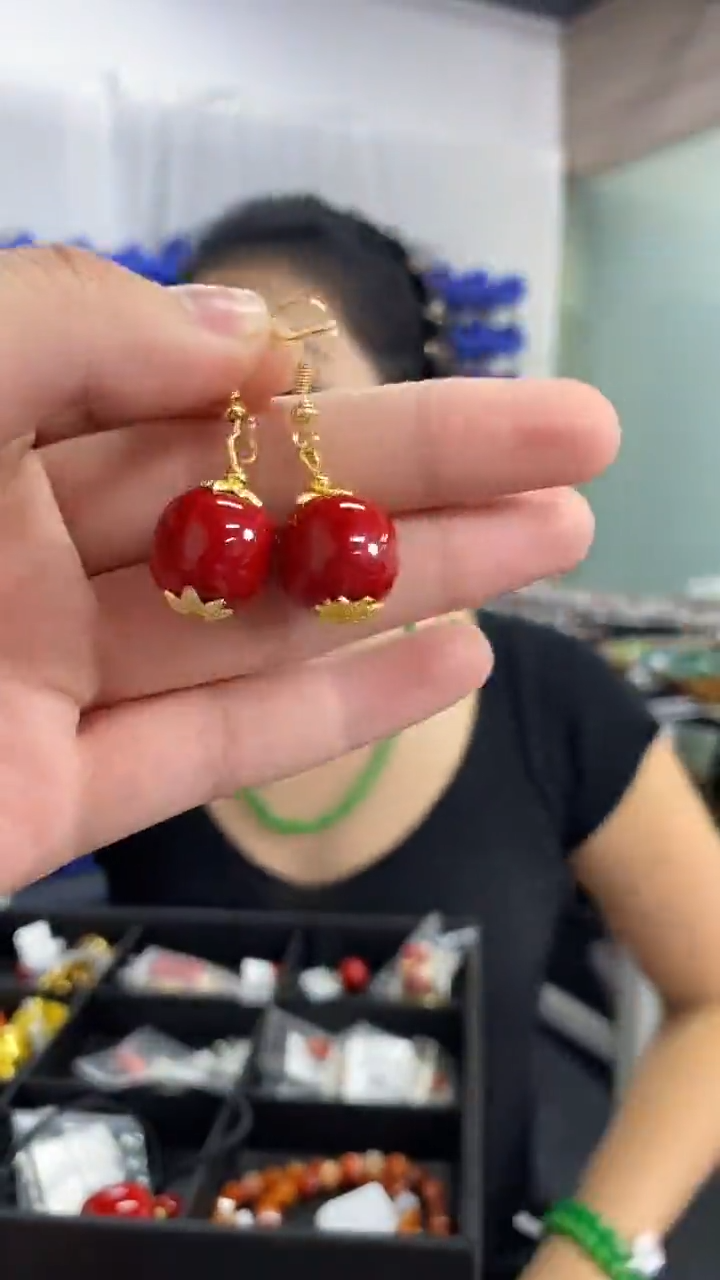 未镶嵌耳饰玛瑙/玉髓多样性发其一颜色微差
