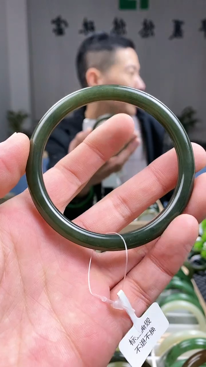 【闪购商品】和田玉手镯银S925镶嵌62
