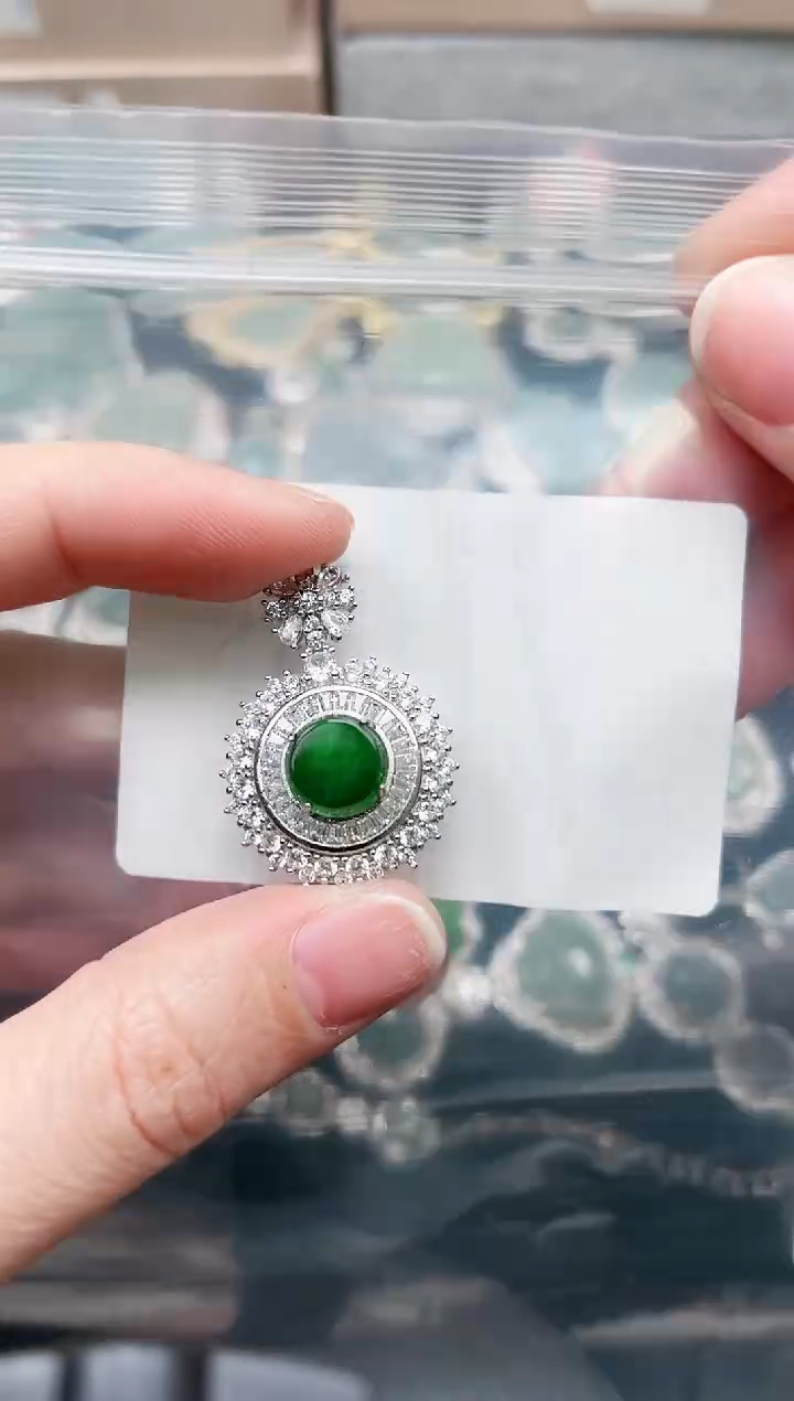 【闪购商品】翡翠颈饰未镶嵌197赠皮绳