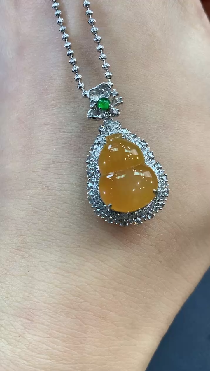 【闪购商品】翡翠吊坠(不含链)18K金镶嵌 C111