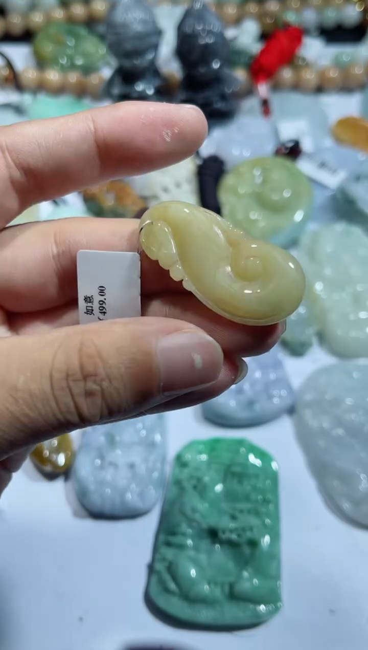 【闪购商品】翡翠颈饰未镶嵌00005942