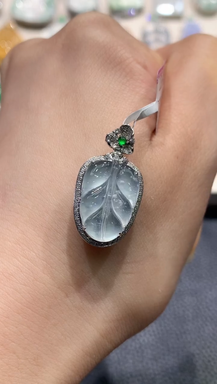 【闪购商品】翡翠吊坠(不含链)18K金镶嵌D37    