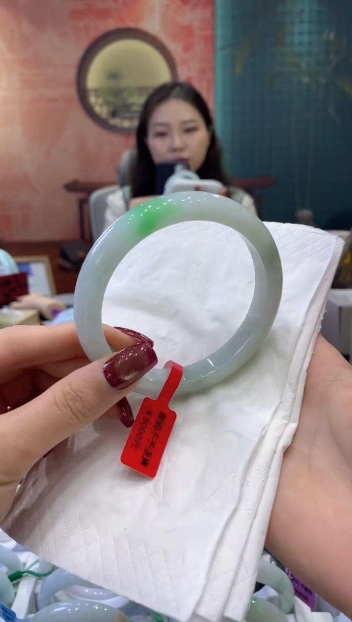 【闪购商品】翡翠手镯未镶嵌多人01962