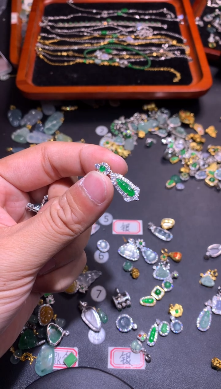 【闪购商品】翡翠吊坠(不含链)银S925镶嵌1