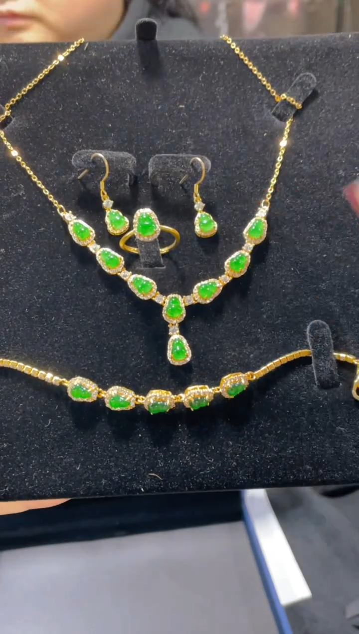 【闪购商品】定制翡翠未镶嵌天然A货翡翠假一罚四（多样性发货）