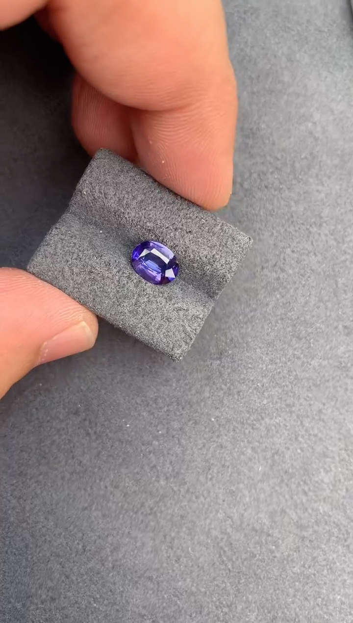 【闪购商品】彩色蓝宝石裸石未镶嵌1.5ct无烧紫蓝宝