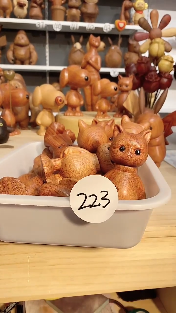 【闪购商品】木木雕摆件可爱卡通