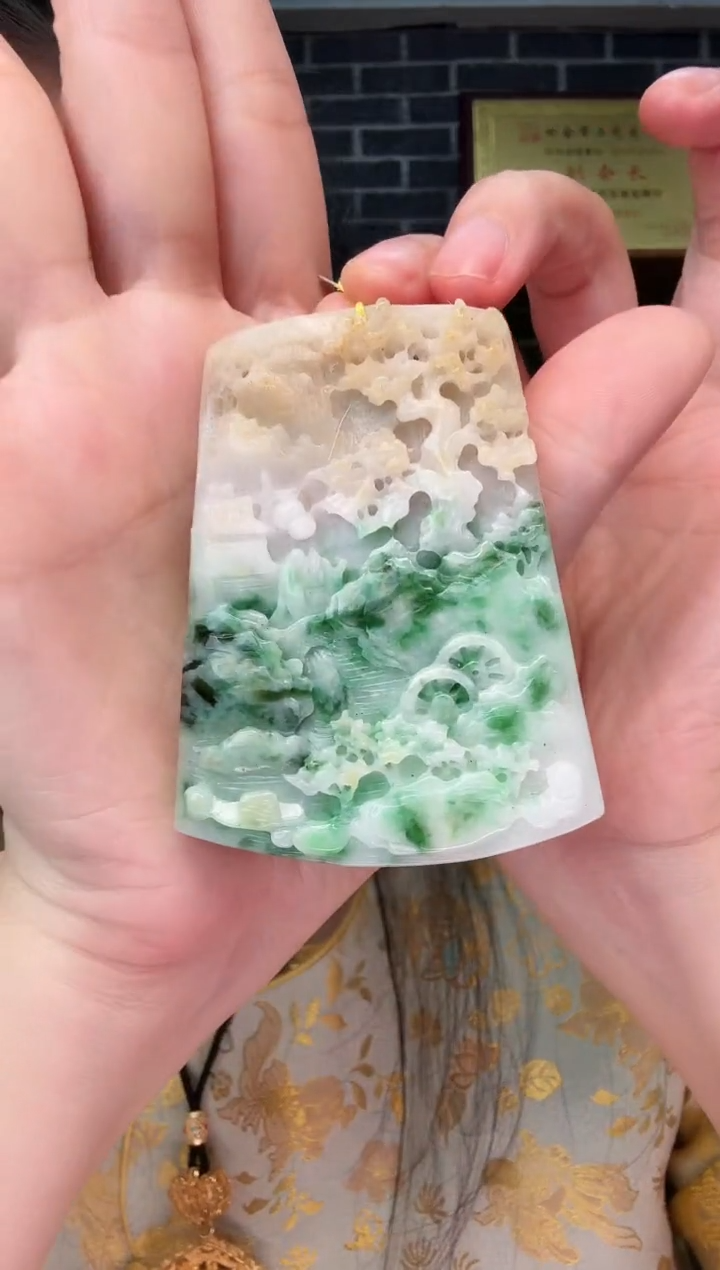 颈饰未镶嵌翡翠牌子