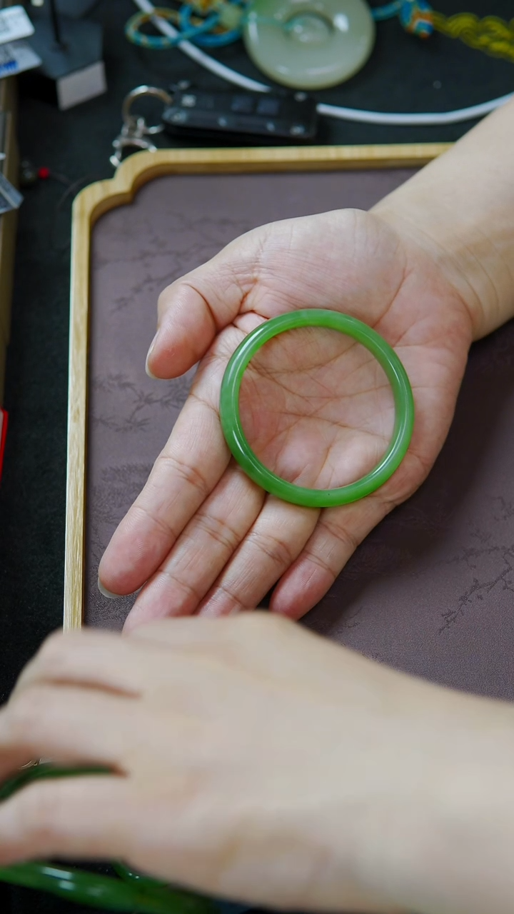 未镶嵌手镯和田玉碧玉手镯 52圈口