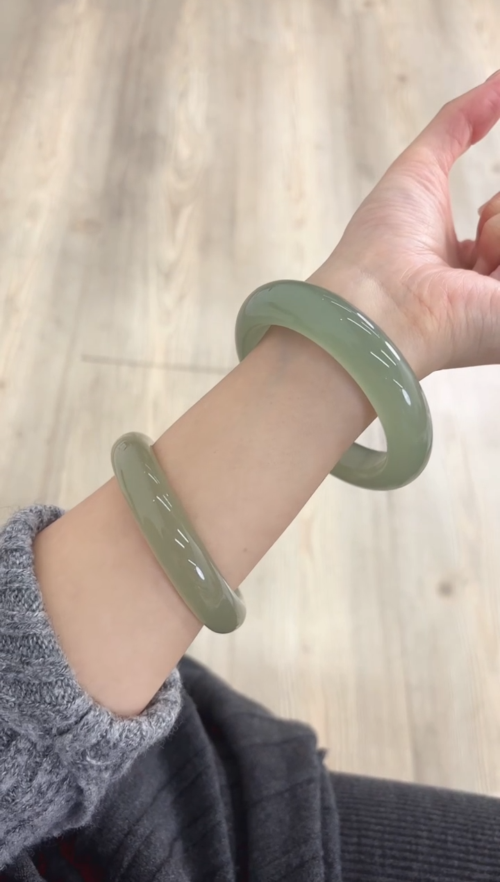 未镶嵌手镯石英质玉43-57D