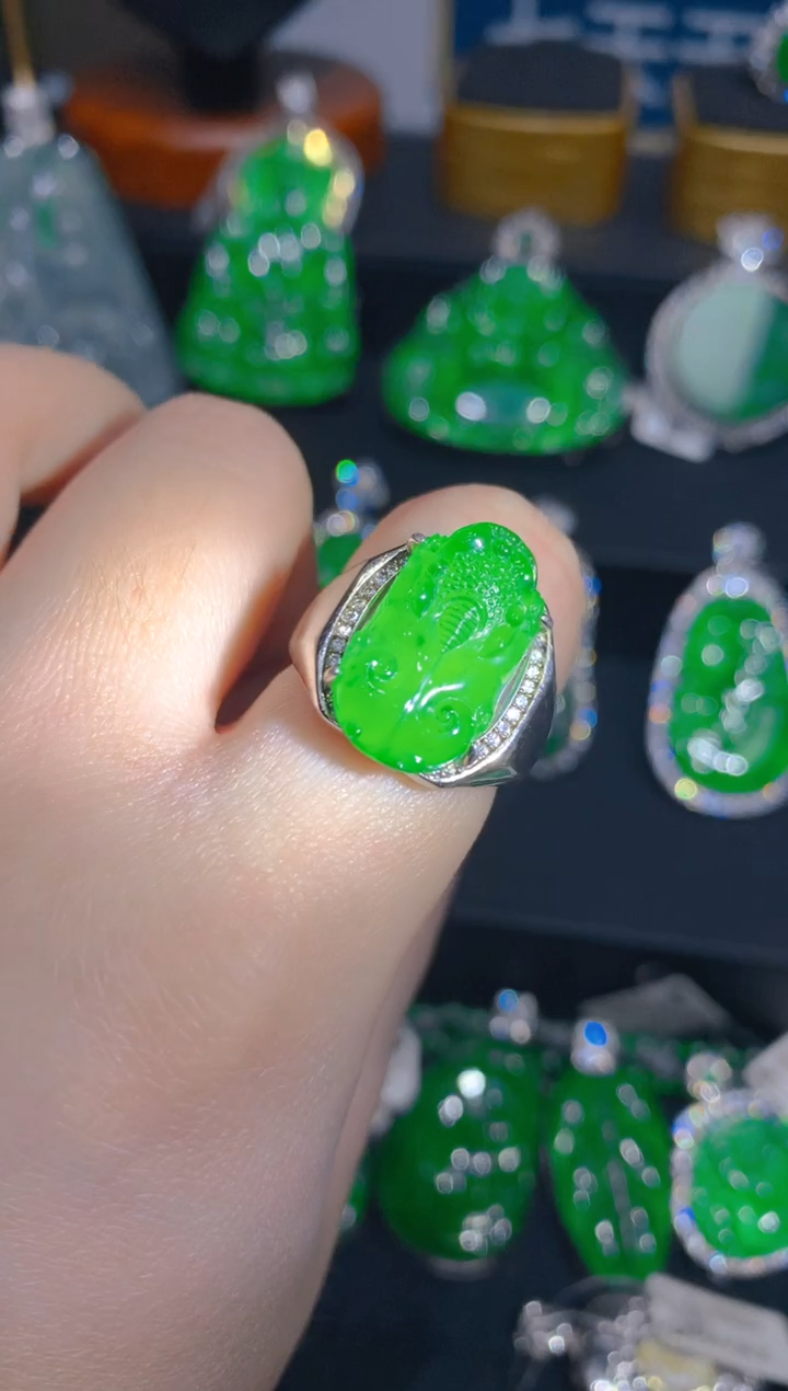 【闪购商品】翡翠颈饰银S925镶嵌32一季