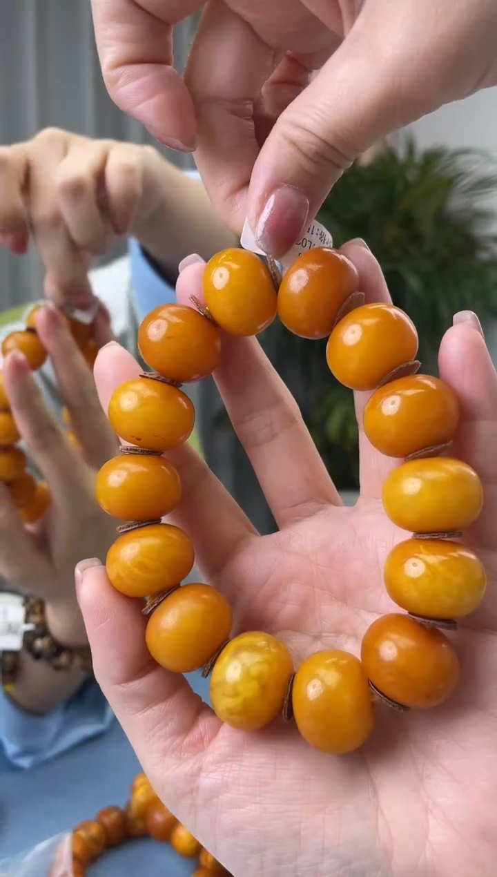 【闪购商品】蜜蜡珠宝奇石未镶嵌假一罚十，微瑕发一件065.