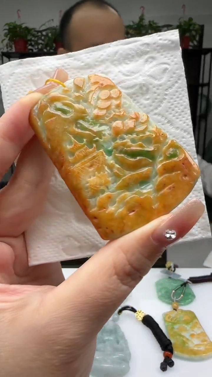 【闪购商品】翡翠颈饰未镶嵌天然翡翠A货吊坠