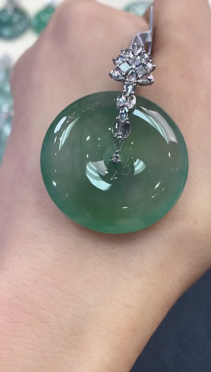 【闪购商品】翡翠吊坠(不含链)18K金镶嵌B110