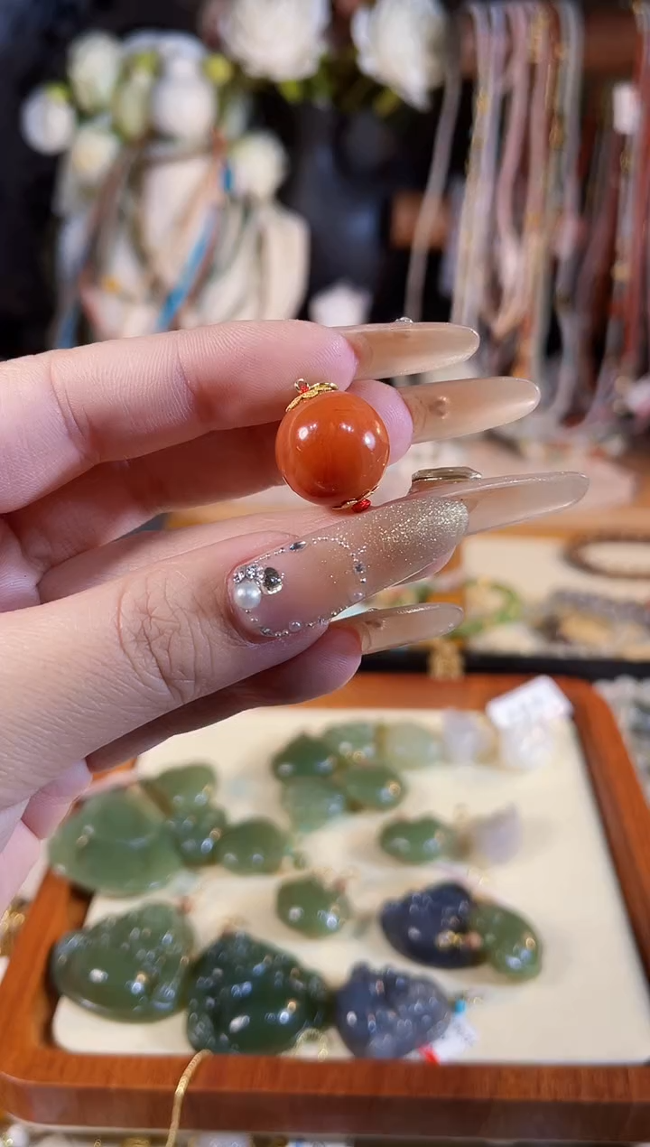 【闪购商品】南红玛瑙吊坠(不含链)18K金镶嵌多样性发货其一