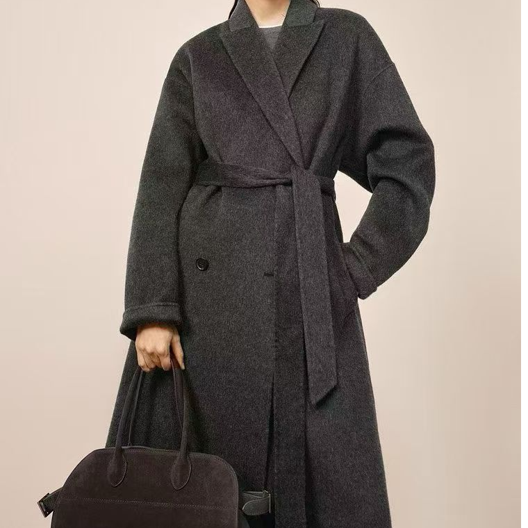 270682中长款秋冬褶皱直筒型设计师圆下摆开衫毛呢大衣T