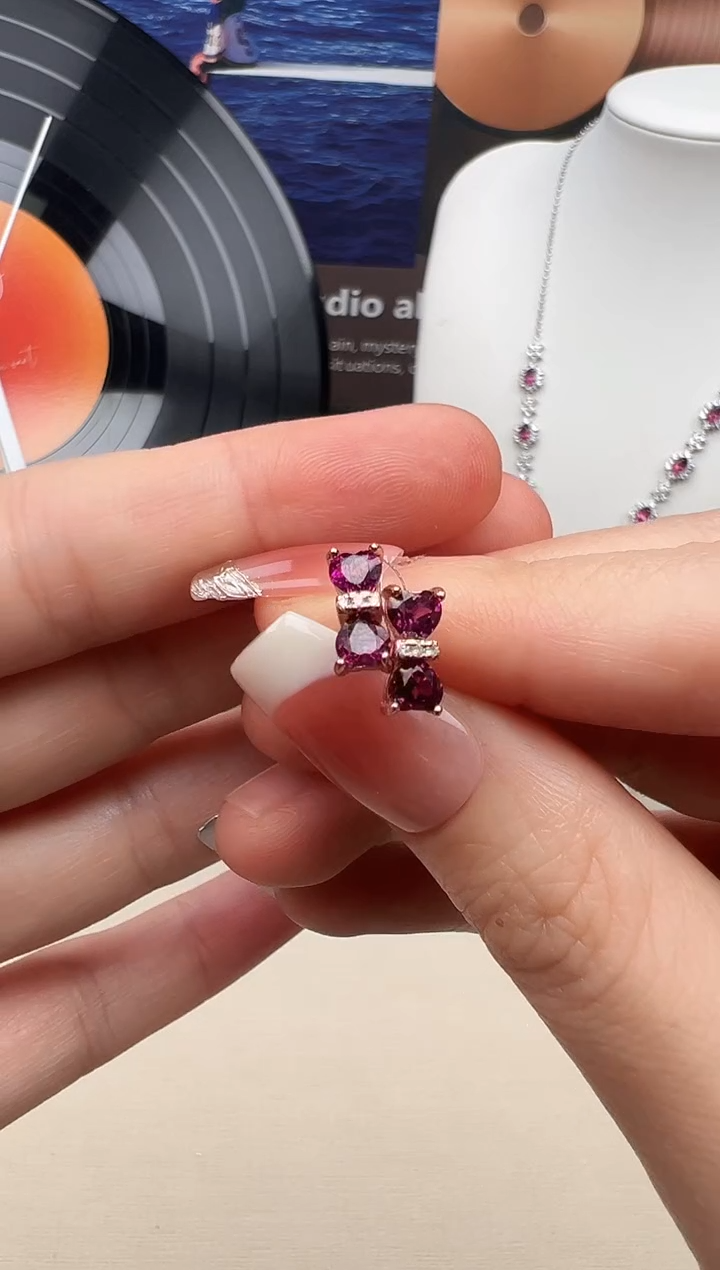 银S925镶嵌耳钉石榴石（紫牙乌）14