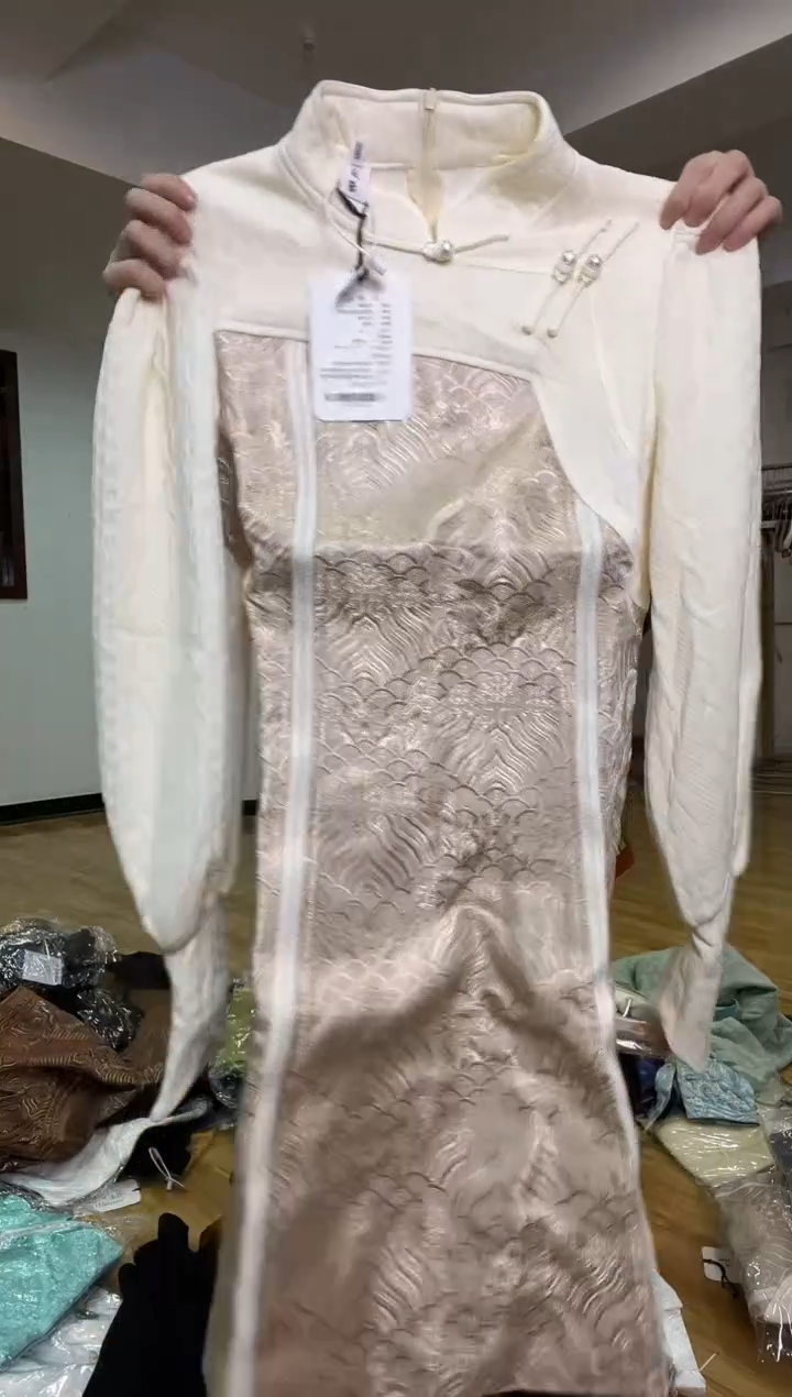 卫衣裙  M码       90-105斤