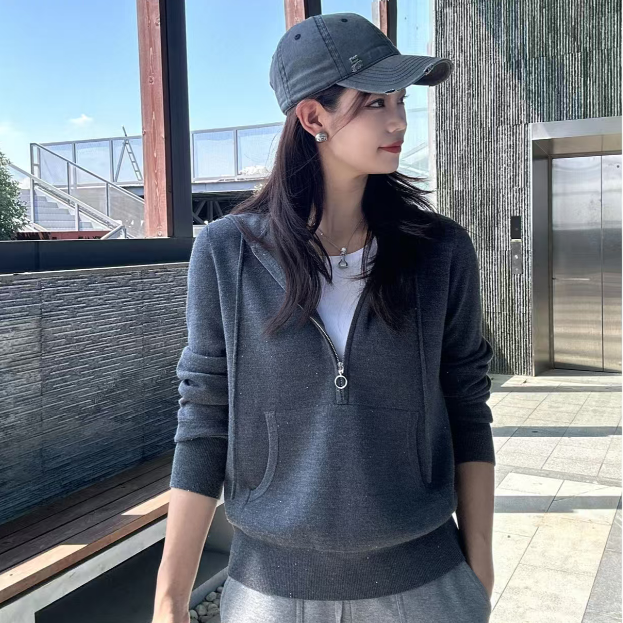 阿玛施AMASS 新款秋季质感简约百搭宽松长袖拉链连帽针织衫538083