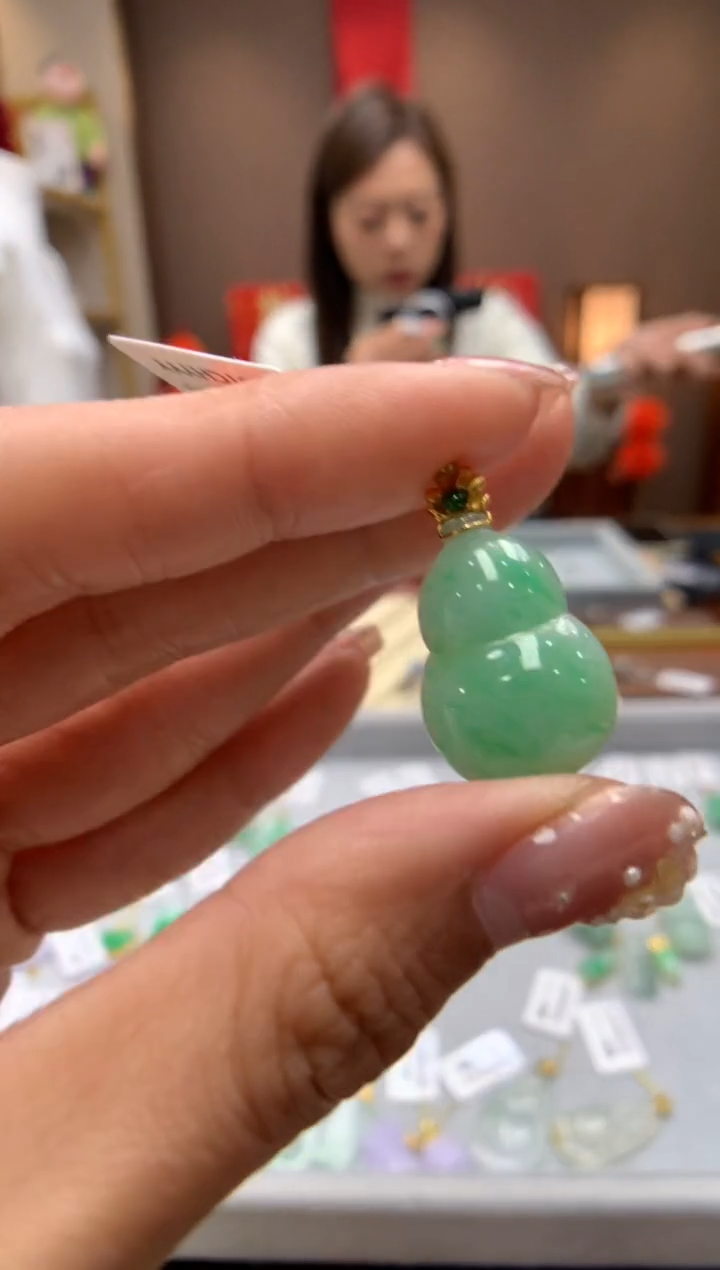 【闪购商品】翡翠颈饰18K金镶嵌葫芦