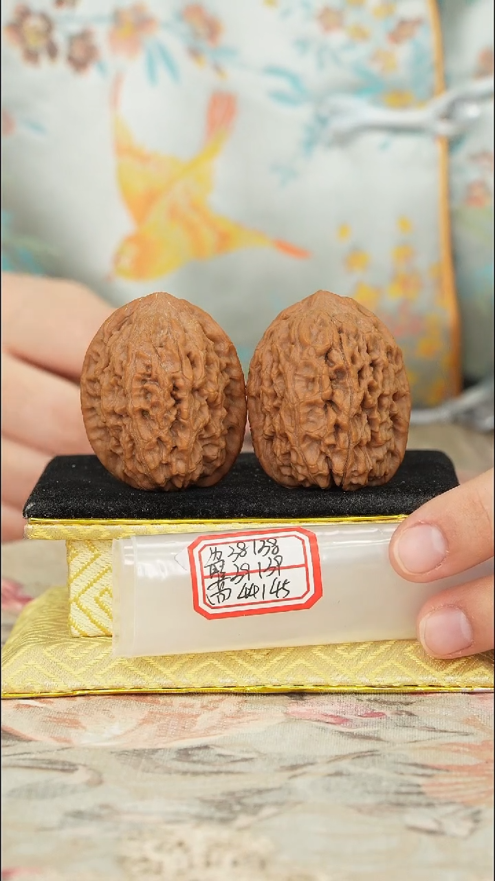 【闪购商品】文玩核桃把件非嫁接将军榜